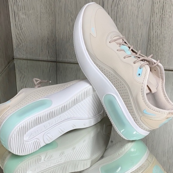 Nike Air Max Dia Shoes Ore Tan/Teal
NWT - Picture 2 of 8